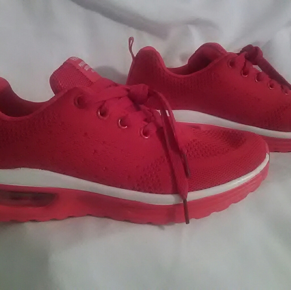 Running Shoes - Picture 2 of 4